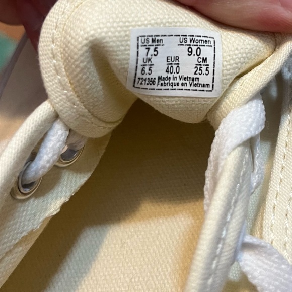 Authentic Vans Shoes Off White / Cream Colour Men’s / Women’s Size 7.5 M / 9 W - Picture 6 of 15